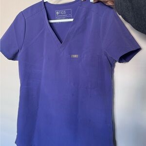 FIGS women’s scrub set